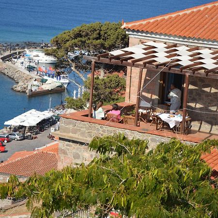 Villa Annie Митимна Екстериор снимка