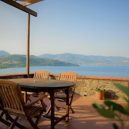 Villa Annie Митимна Екстериор снимка