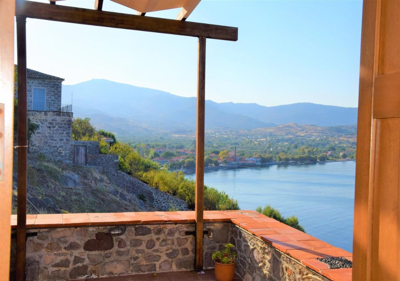 Villa Annie Митимна Екстериор снимка