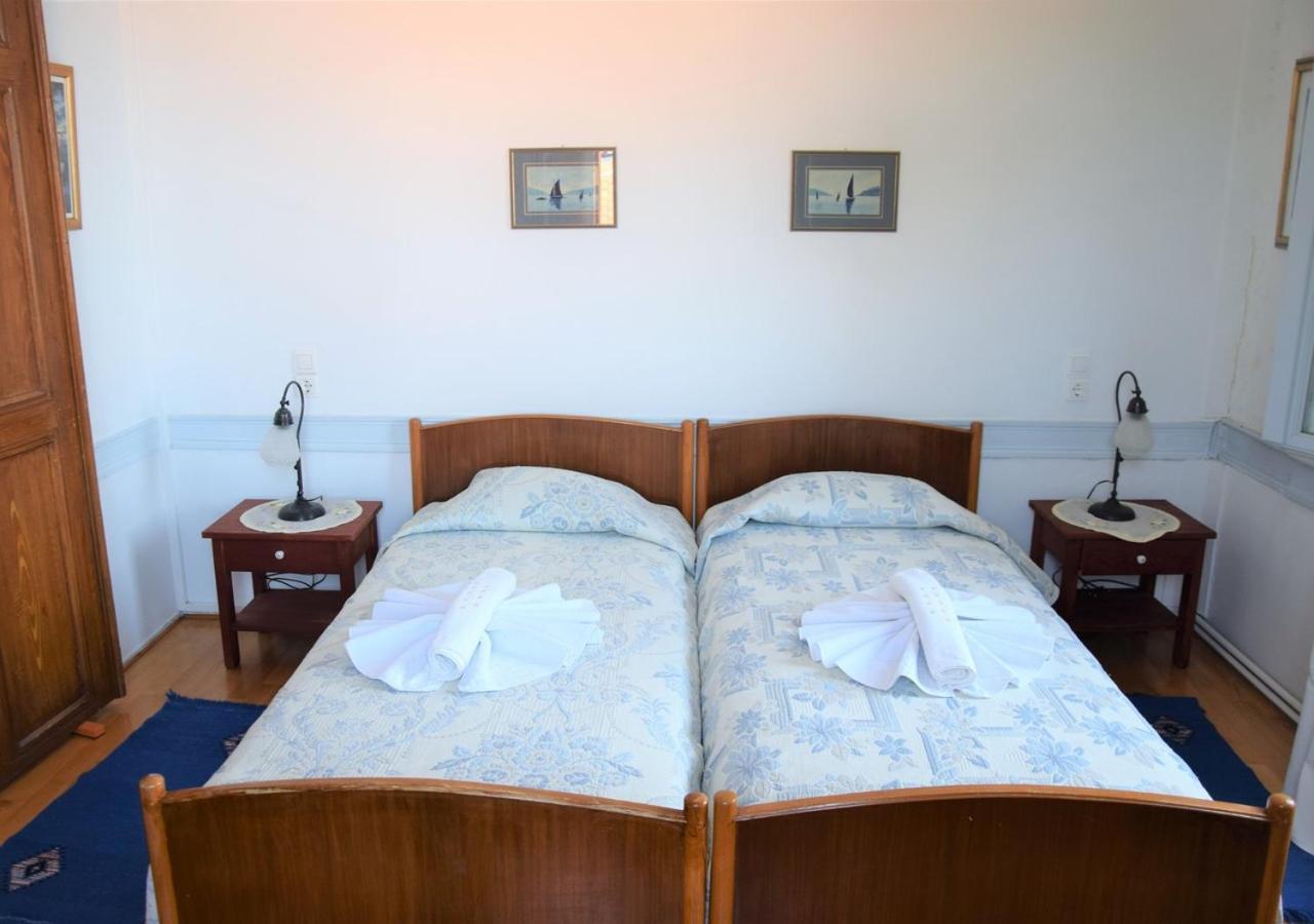 Villa Annie Митимна Екстериор снимка