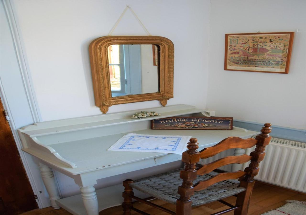 Villa Annie Митимна Екстериор снимка