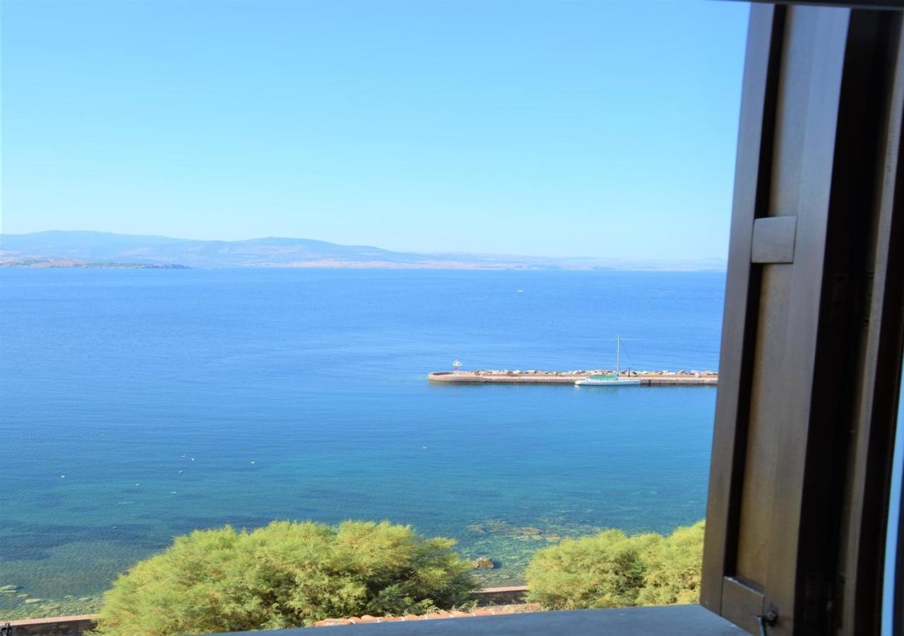 Villa Annie Митимна Екстериор снимка
